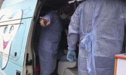 Gönüllü diş hekimleri Kahramanmaraş'ta depremzedelere mobil hizmet sunuyor