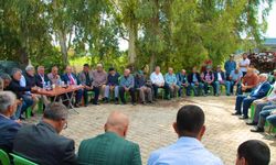 AK Parti'li Hüseyin Yayman, Kırıkhan'da vatandaşlarla bayramlaştı