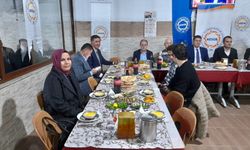 Antalya'nın batı ilçelerindeki esnaf iftarda buluştu