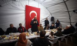 Bakan Soylu, Kahramanmaraş'ta depremzedelerle iftarda buluştu: