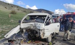 Burdur'da iki aracın çarpıştığı kazada 4 kişi yaralandı