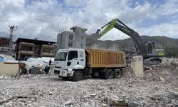 Hatay Samandağ'daki molozlar ayrıştırılıp kalıcı depolama alanlarına götürülecek