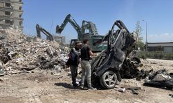 Hatay'da yıkım ve enkaz kaldırma çalışmaları sürüyor
