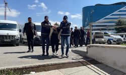 Bıçaklı kavgada bir genç öldürüldü