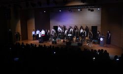 Adana'da lise öğrencilerinden "7 Ses 7 Nefes" konseri
