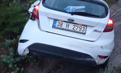 Burdur'da üç otomobilin karıştığı kazada 1 kişi öldü, 4 kişi yaralandı