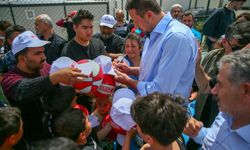 TBF Başkanı Türkoğlu, Hatay'daki Basketköy'de depremzedelerle buluştu