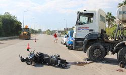 Antalya'da beton mikseri ile çarpışan motosikletteki 2 kişi yaralandı