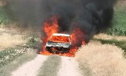 Kulu'da seyir halindeki otomobil yandı