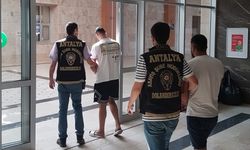 Antalya'da dolandırıcılık iddiasıyla iki zanlı tutuklandı