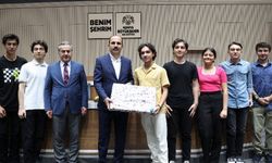 YKS'de ilk 100'e giren Konyalı öğrencilerle buluştu