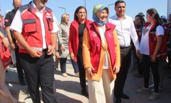 Aile ve Sosyal Hizmetler Bakan Yardımcısı Yenigün, Hatay'da depremzedeleri ziyaret etti