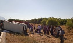 Isparta'da minibüsle tarım aracının çarpıştığı kazada 1 kişi öldü, 13 kişi yaralandı