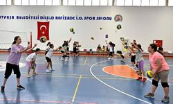 Antalya Muratpaşa'da sportmenliği de öğreniyorlar