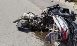 Isparta'da taksiyle çarpışan motosikletteki kurye ağır yaralandı