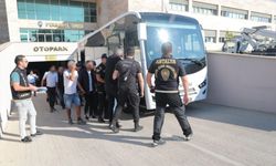 Antalya'da çeşitli suçlardan aranan 60 kişi yakalandı