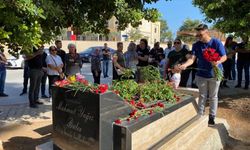 Antalya'da geçen yıl otomobilin skutere çarptığı kazada ölen gençler anıldı