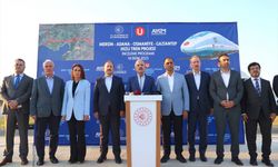 Bakan Uraloğlu, Mersin-Adana-Osmaniye-Gaziantep Hızlı Tren Hattı'ndaki çalışmaları inceledi: