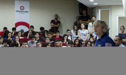 Emekli NASA astronotu Metcalf-Lindenburger, Hatay'da öğrencilerle buluştu