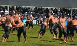 Serik Yağlı Güreşleri'ni başpehlivan Yusuf Can Zeybek kazandı