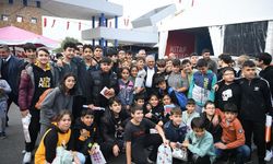 Kayseri Kitap Fuarı'na Memduh Büyükkılıç daması