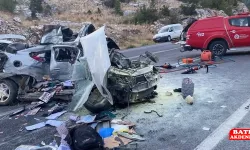 Antalya’daki trafik kazaları güvenlik kameralarına yansıdı