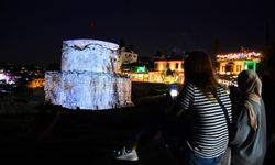 Antalya Kültür Yolu Festivali'nde dijital enstalasyon sergisi Hıdırlık Kulesi'ne yansıtıldı