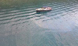 Antalya'da denizi kirleten tekne seferden men edildi