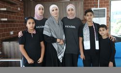 Antalya'da yaşayan Filistinli aile, hiç görmedikleri ülkelerine gitmek istiyor