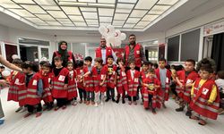 Türk Kızılay gönüllüleri Dörtyol'da öğrencilerle buluştu