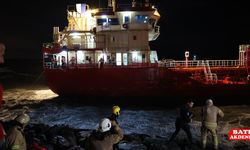 Karaya oturan tankerdeki 11 kişilik mürettebat kurtarıldı