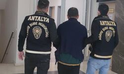 Antalya'da çeşitli suçlardan aranan bir zanlı tutuklandı