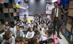 Antalya'da çocuklar yeni açılan kütüphanede eğlenerek öğreniyor