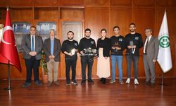 ÇÜ Rektörü Tuncel'e, 1.5 Adana AITO Sualtı Robot Takımı'ndan ziyaret