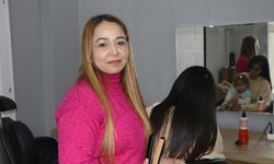 Depremde iş yeri yıkılan güzellik uzmanı, Türk Kızılayın desteğiyle mesleğe döndü