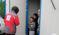 Türk Kızılay, Kahramanmaraş'ta depremzedelere kışlık giysi ve malzeme desteğinde bulundu