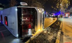 Midibüs ile otomobilin çarpıştığı kazada 5 kişi yaralandı