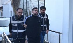 Adana'da bir evde ruhsatsız 3 silah ve 2 çelik yelek ele geçirildi
