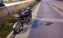Adana'da beton bariyere çarpan motosikletteki 1 kişi öldü, 1 kişi yaralandı