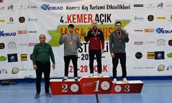 Kemer'de masa tenisi heyecanı yaşandı