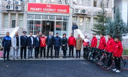 Pozantı'da bisiklet sporcuları, kurtuluş törenine Türk bayrağı taşıyacak
