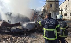 Adana'da eski fabrika bahçesinde çıkan yangın söndürüldü