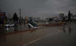 GÜNCELLEME 2 - Antalya'da şiddetli yağış yaşamı olumsuz etkiledi