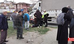Orhangazi'de motosikletin yayaya çarptığı kazada 2 kişi yaralandı