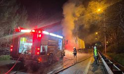 Adana'da kimyasal madde yüklü tırda çıkan yangın söndürüldü