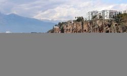 Antalya'daki turistik tekneler yaz sezonu için gün sayıyor