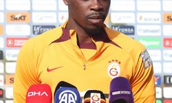 Galatasaraylı futbolcu Derrick Köhn, gazetecilere açıklamada bulundu
