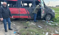 Minibüsle tırın çarpışması sonucu 5 kişi öldü, 10 kişi yaralandı
