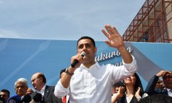 Çukurova Belediye Başkanı Emrah Kozay mazbatasını aldı