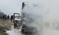 Mersin'de yangın çıkan kamyonette hasar oluştu